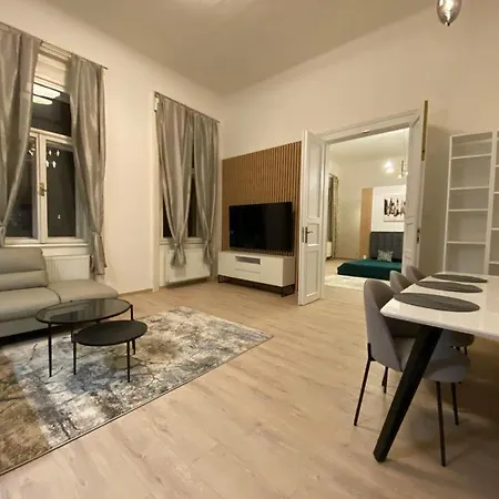 Apartment Entrez 3 - Historical Centre