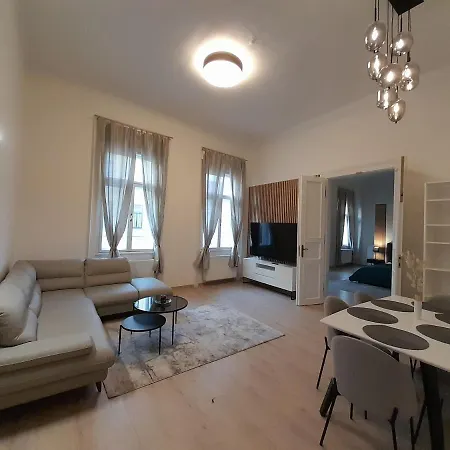 Apartment Entrez 3 - Historical Centre Kosice