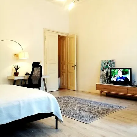 Entrez 3 - Historical Centre Apartment
