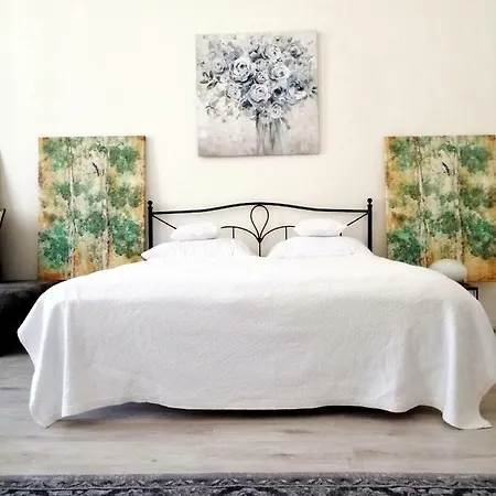 Entrez 3 - Historical Centre *