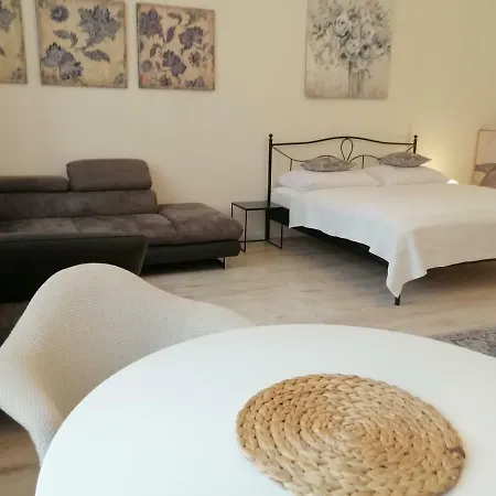 Apartment Entrez 3 - Historical Centre Kosice