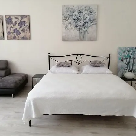 Entrez 3 - Historical Centre Apartment Kosice