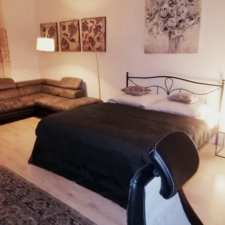 Entrez 3 - Historical Centre Apartment *