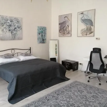 Apartment Entrez 3 - Historical Centre *