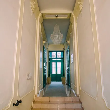 Entrez 3 - Historical Centre Apartment