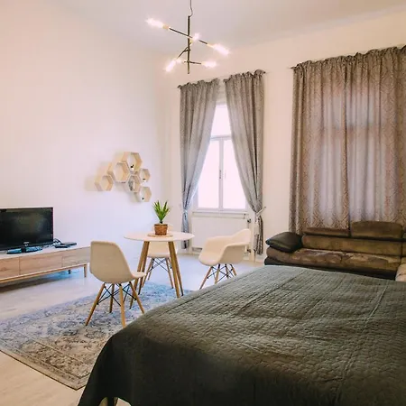 Entrez 3 - Historical Centre Apartment