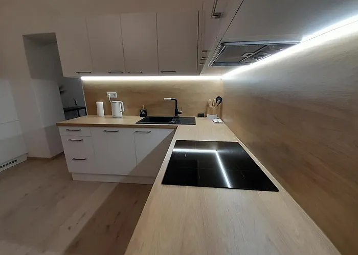 Entrez 3 - Historical Centre *