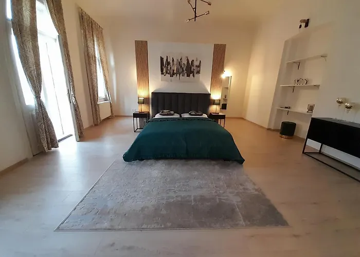 Entrez 3 - Historical Centre