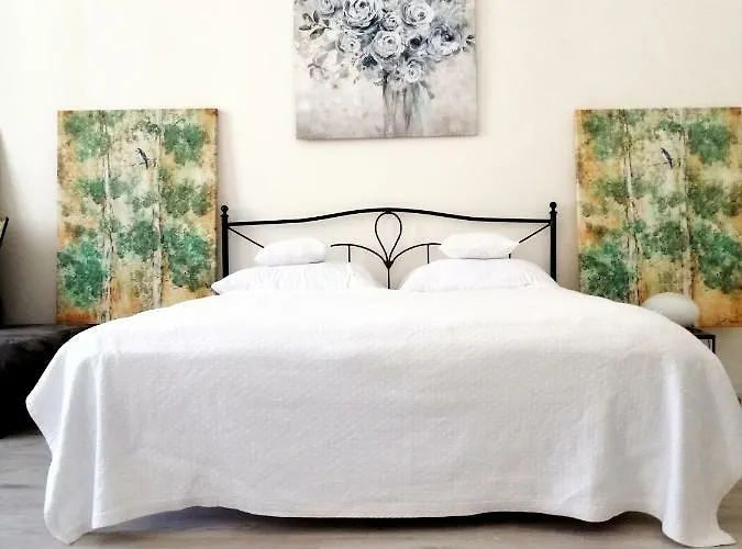 Entrez 3 - Historical Centre *