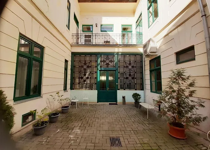 Entrez 3 - Historical Centre